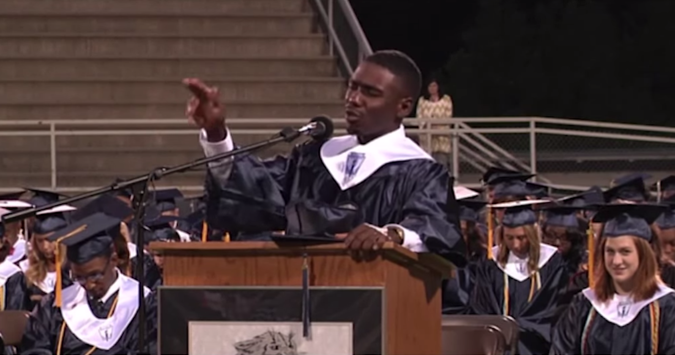 Alabama HS grad who led viral prayer to open session