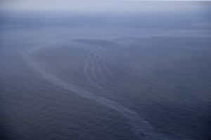 Gulf oil leak records cannot be kept secret, U.S. judge says