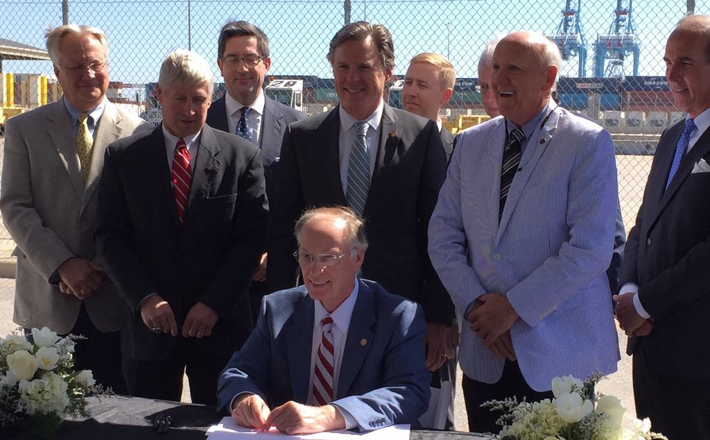 Robert Bentley signs Alabama Renewal Act