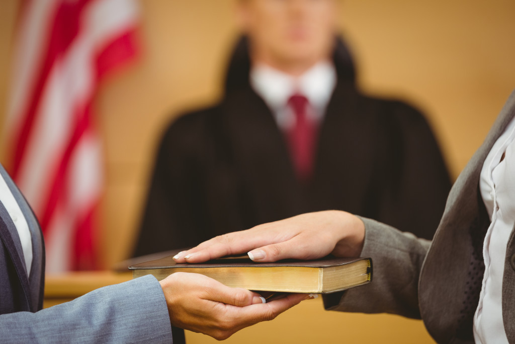 swearing in court room