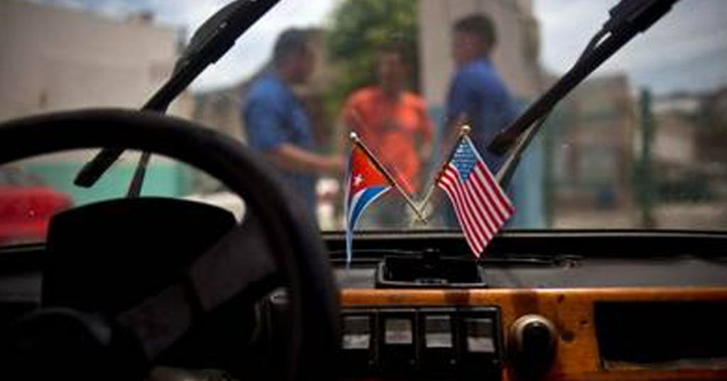 cuba-america-flags-in-car