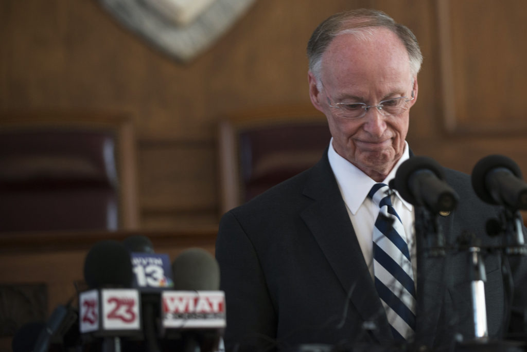 Robert Bentley resigns