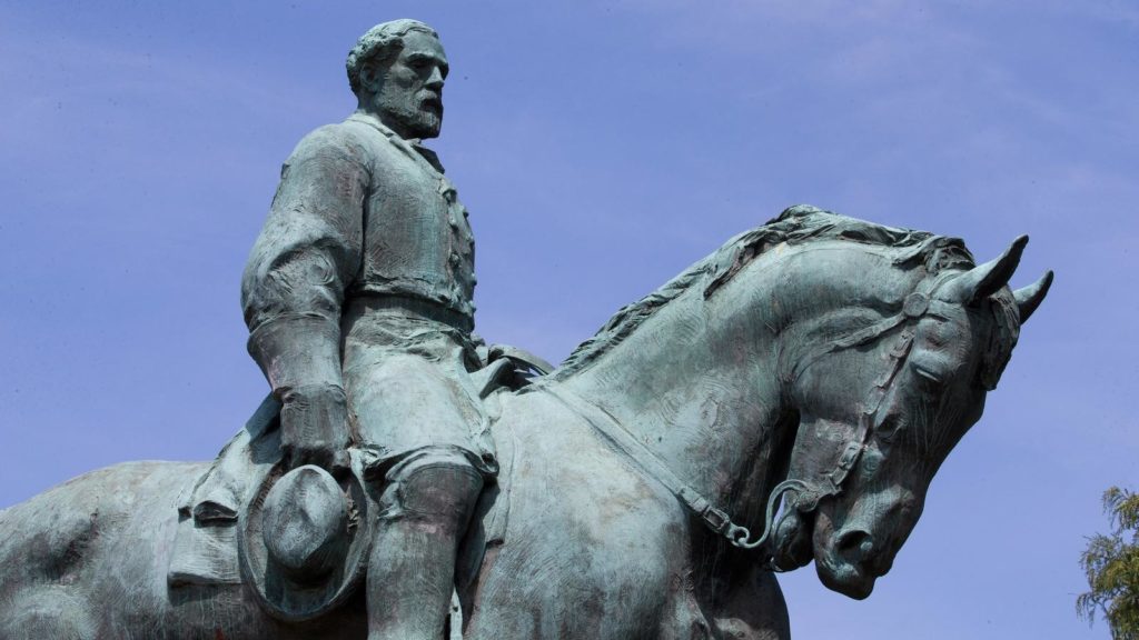 Robert E. Lee statueRobert E. Lee statue