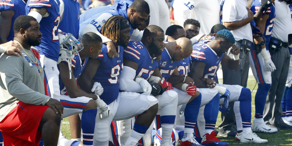 Buffalo Bills kneeling in 2017