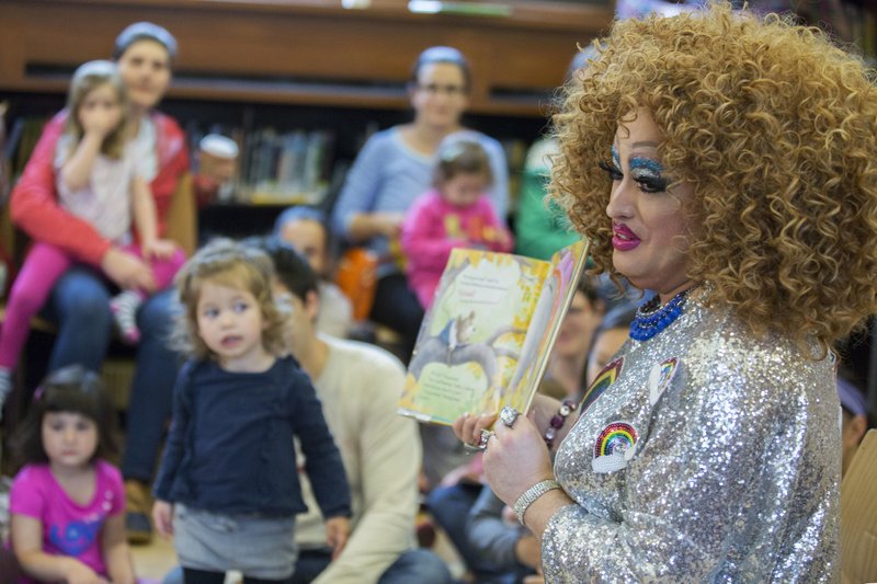 drag queen reading